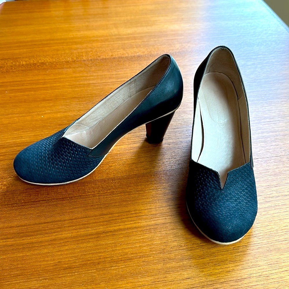 Vintage reproduction 1950’s leather black pumps by Ellen Ruben size EU38, US 7.5